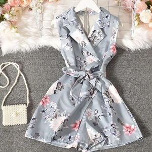 YesStyle Dudu - Sleeveless Floral Print Tie-Waist Romper - Large